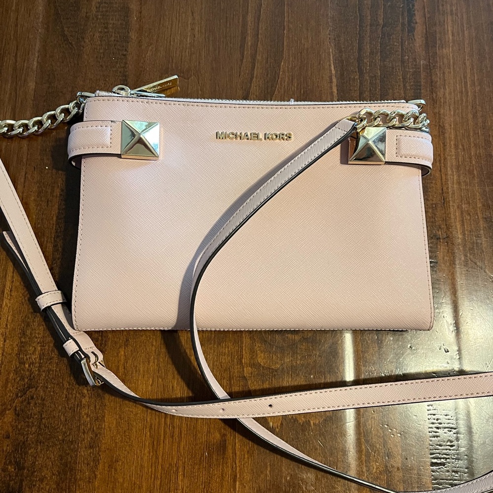 Michael Michael Kors Light Pink Crossbody with Gold Chain and Studs